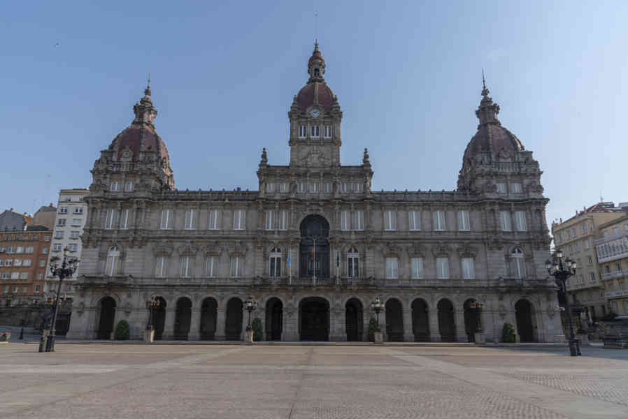 A Coruña 08 - plaza de María Pita - Ayuntamiento.jpg